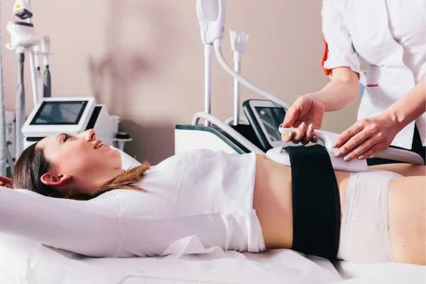 woman having body sculpting to help improve her body image and her mental health Tamworth